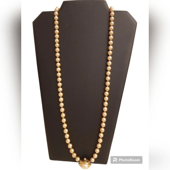 MONET 80s VINTAGE CREAM FAUX PEARL NECKLACE WITH RARE DETACHABLE CLASP COVER - Picture 1 of 8